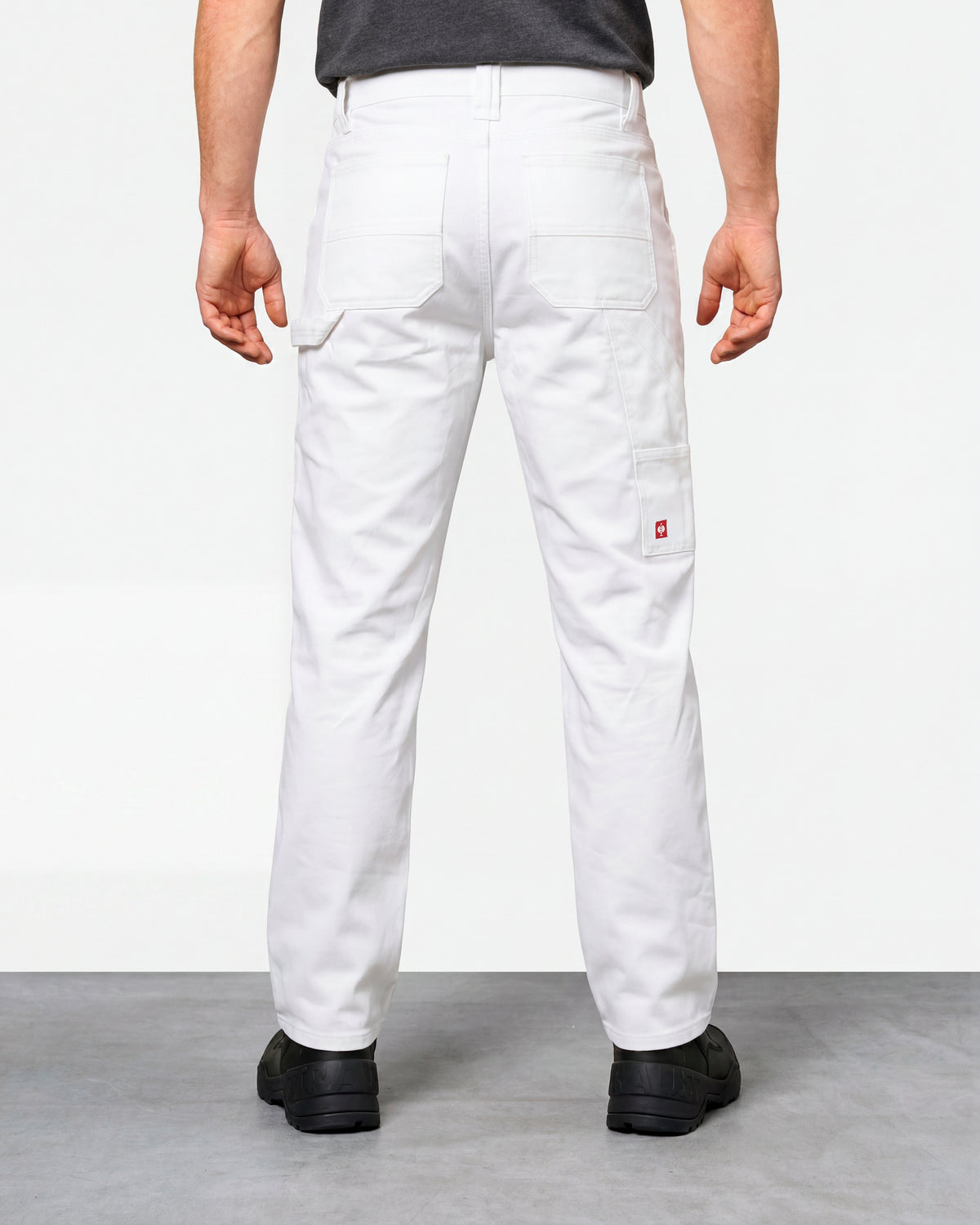 Carpenter Jeans e.s.iconic in white worn by a model, rear view