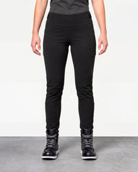 Women's Functional Leggings e.s.trail pure in black worn by a model, front view