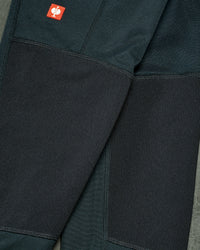 Close-up of pocket and waistband details on Women's Functional Leggings e.s.trail pure in black