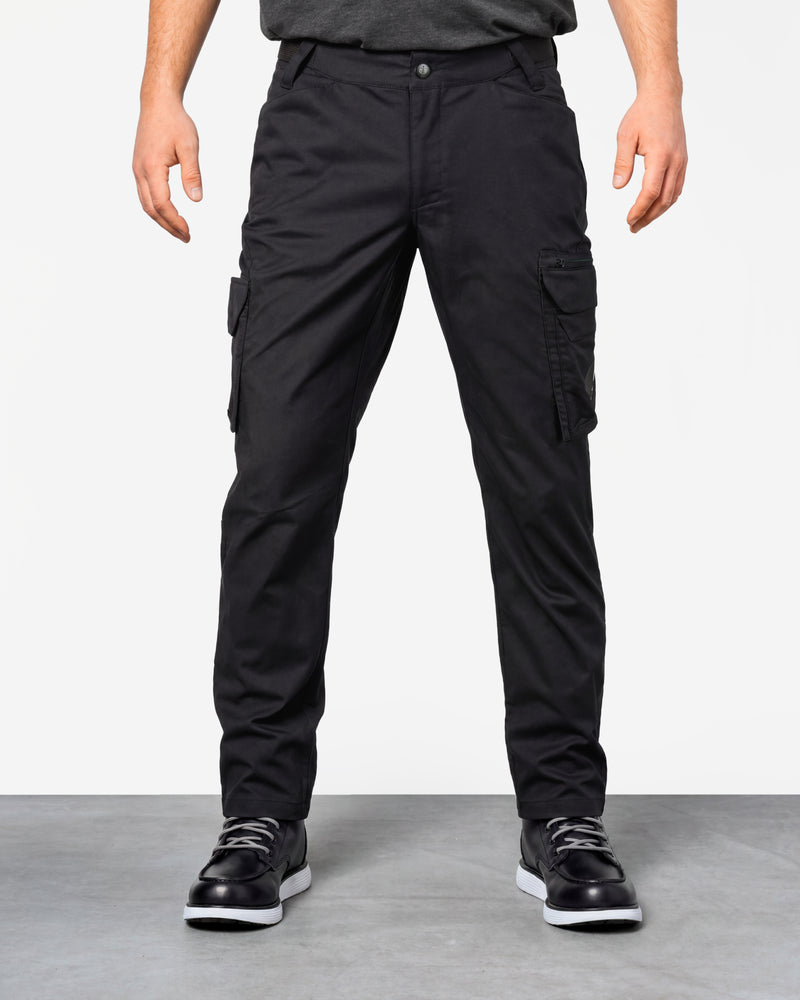 Cargo Pants e.s.trail in black worn by a model, front view