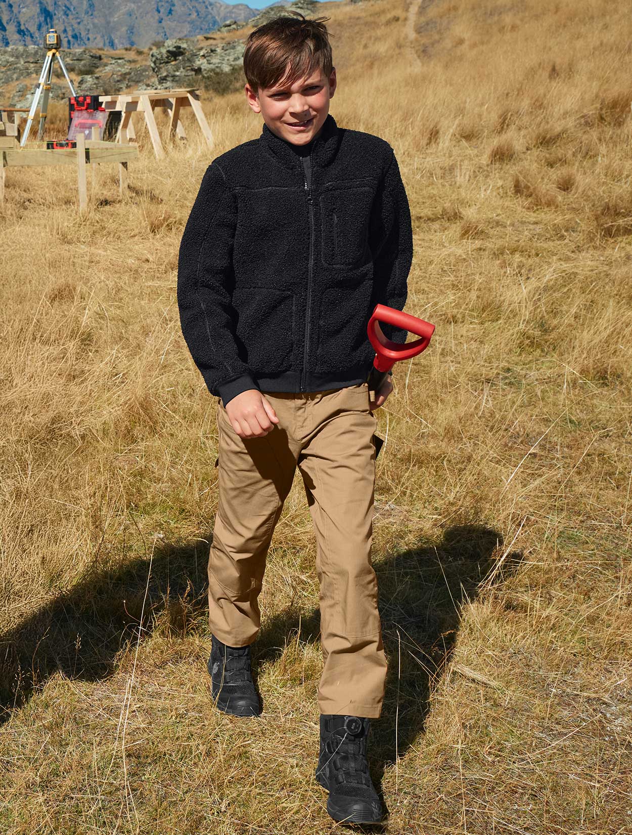 Lifestyle image of Kids Sherpa Fleece Jacket e.s.e:pic in black