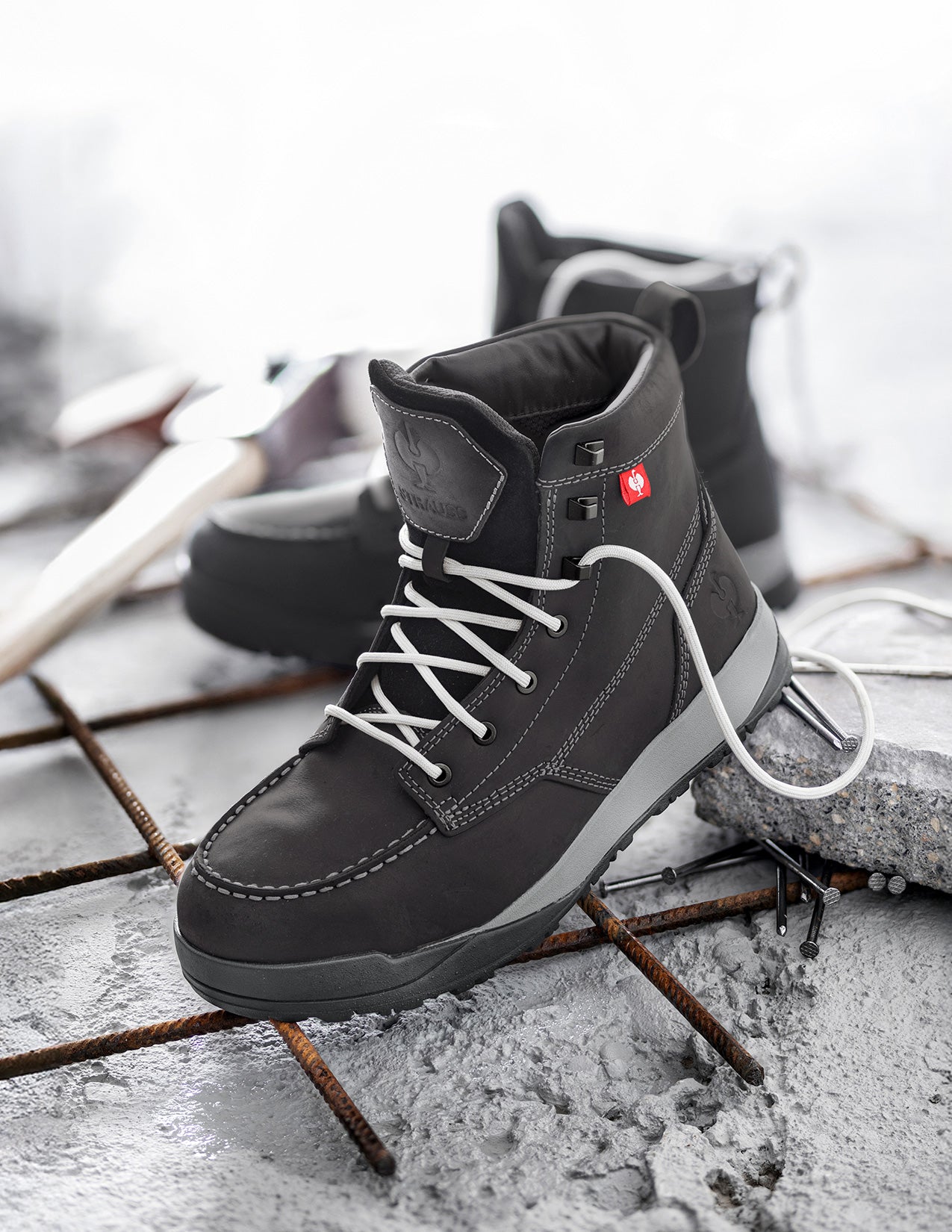 Omaha Mid Safety Toe Work Boot | Strauss