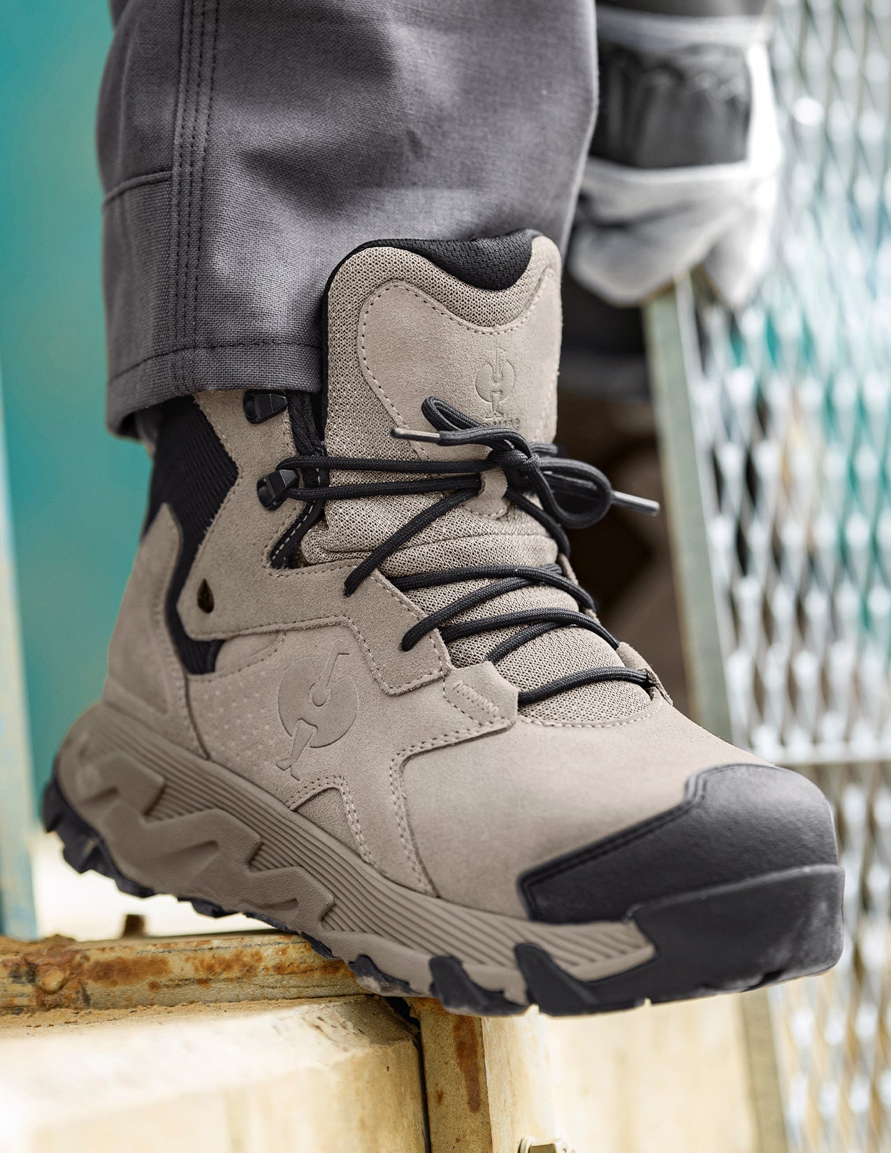 Turin Mid Safety Toe Work Boot | Strauss