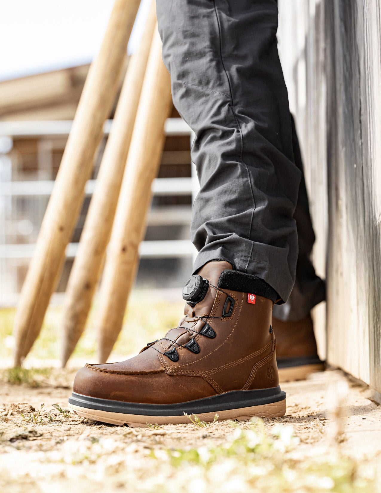 Woodside Mid Safety Toe Work Boot in desertbrown