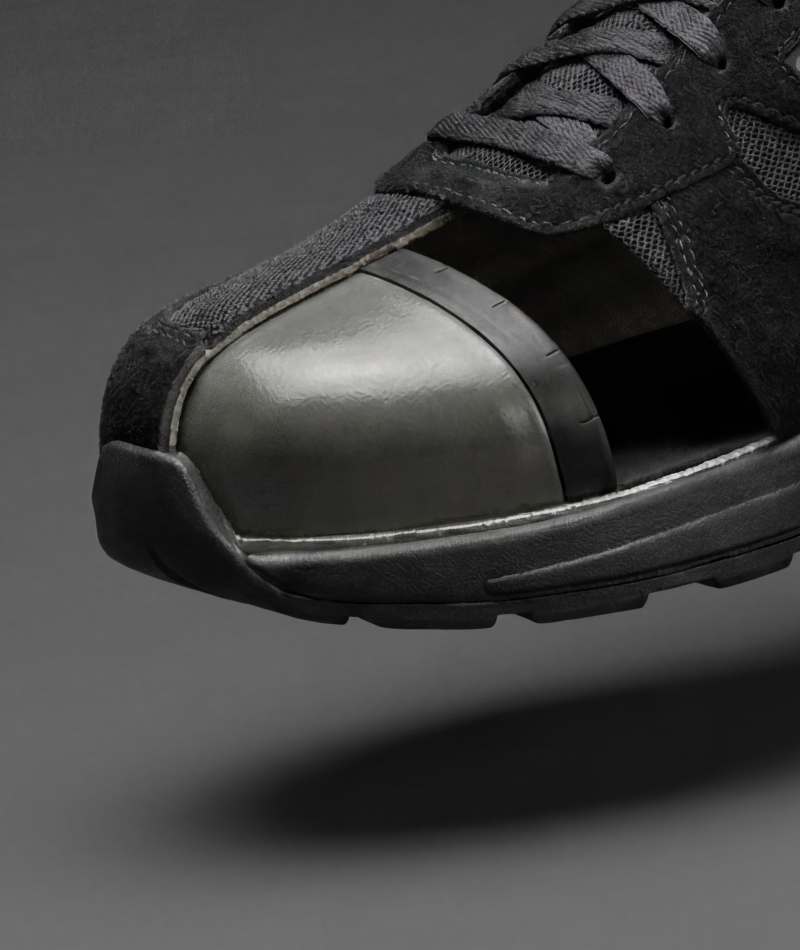 STRAUSS Canberra Steel Toe Work Shoe with lace-up upper on a clean product feature card showing the steel toe area.