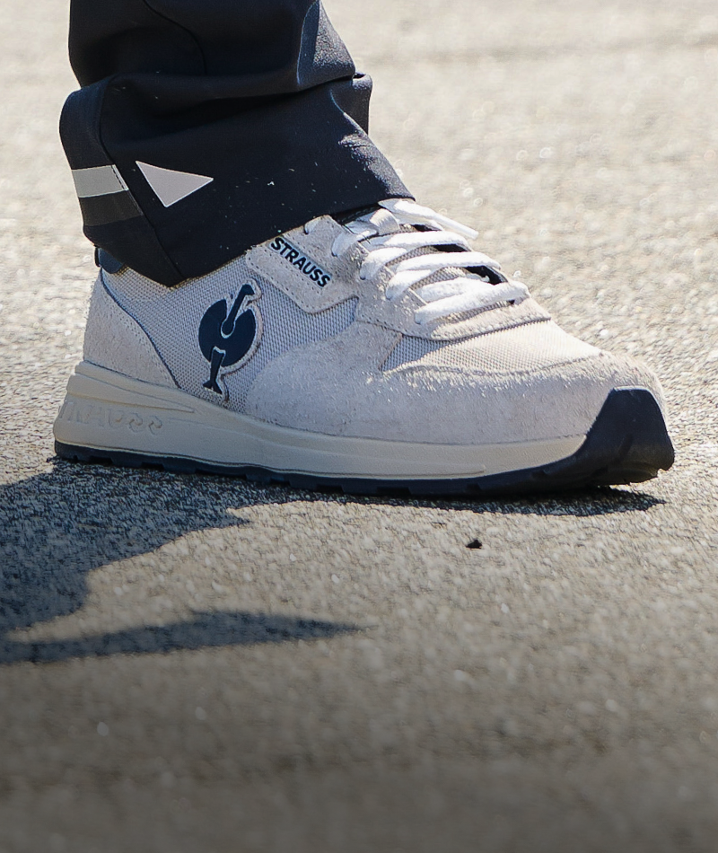Rugged outsole tread detail on STRAUSS Canberra Steel Toe Work Shoe.