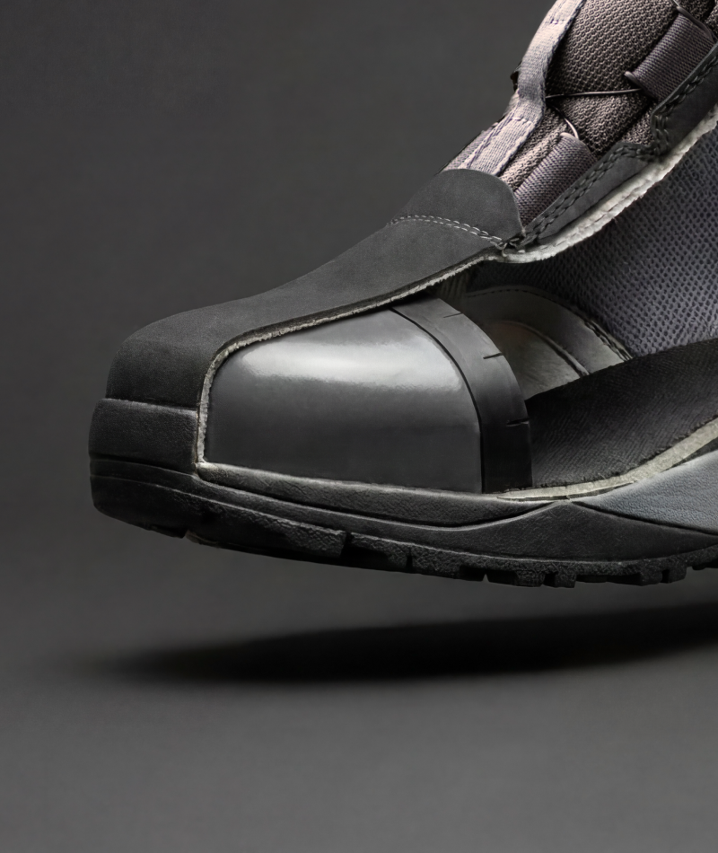 STRAUSS Murcia 6-inch Steel Toe Work Boot with lace-up upper on a clean product feature card shwoing the steel toe area.