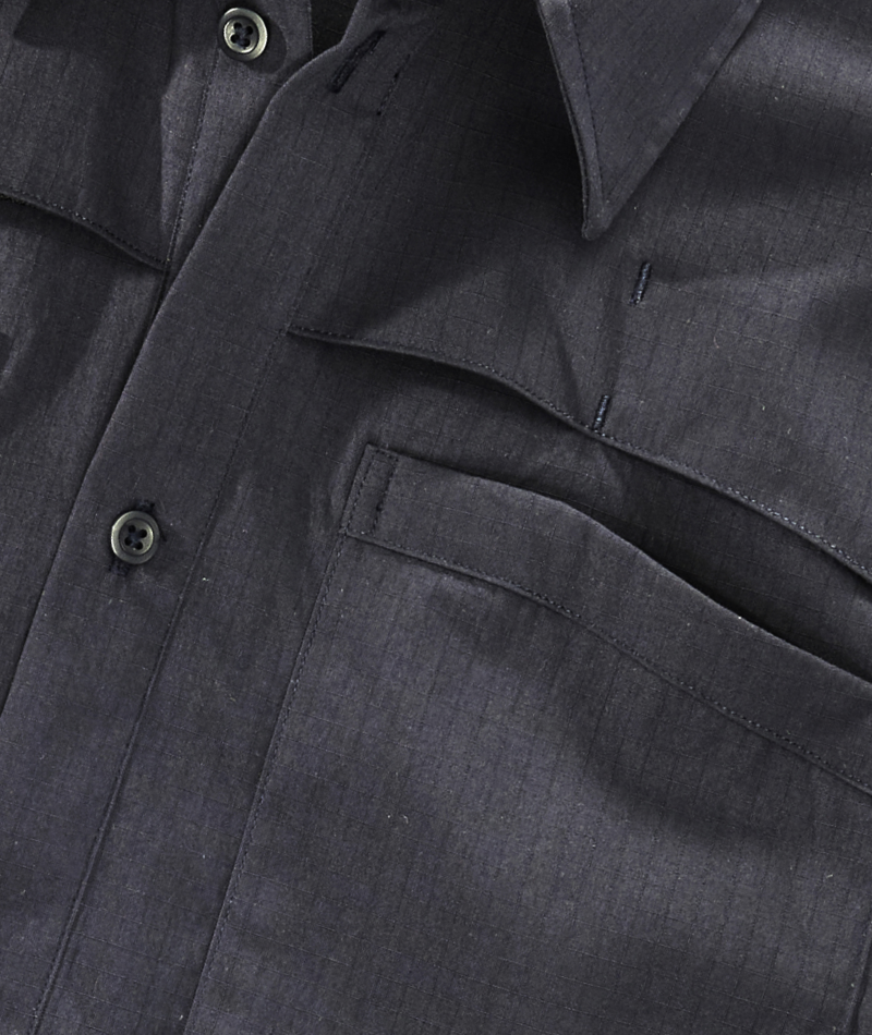 Close-up of STRAUSS e.s.taktik Stretch Ripstop Long Sleeve Work Shirt showing chest pockets and ripstop fabric.